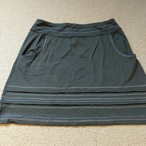 Title nine skirt, size small